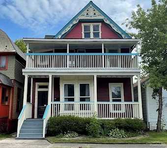 933 Calumet St Detroit, MI 48201