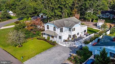 1074 Vessel Ln Manahawkin, NJ 08050