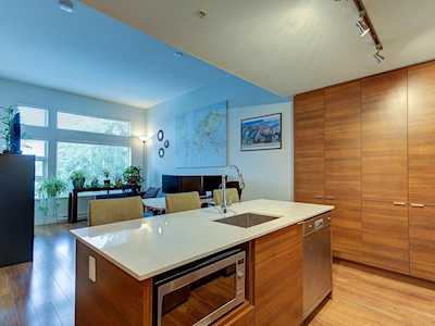1677 Lloyd Avenue #506 North Vancouver, BC V7P 0B1