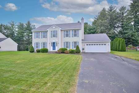 28 Ellie Dr Merrimack, NH 03054