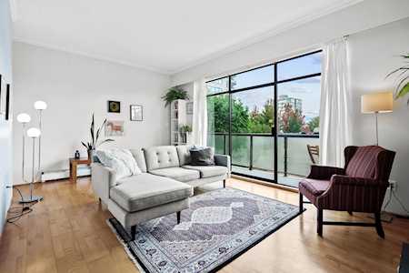 1345 W 15th Avenue #215 Vancouver, BC V6H 3R3