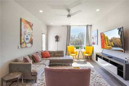 1800 E 4th ST #211 Austin, TX 78702