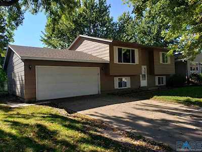 5617 W Bluestem St Sioux Falls, SD 57106