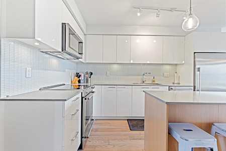 233 Kingsway Avenue #406 Vancouver, BC V5T 3J5