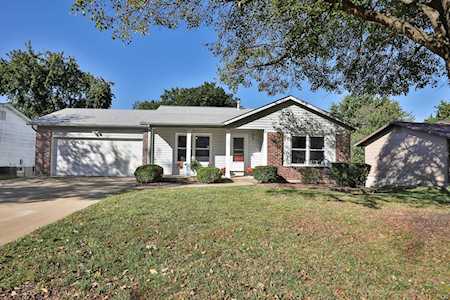 935 Summer Leaf Dr St Peters, MO 63376