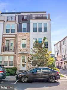 4943 Trail Vista Ln Chantilly, VA 20151