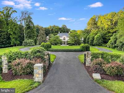 9225 Inglewood Dr Potomac, MD 20854
