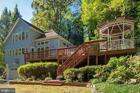 5525 Beach Dr Saint Leonard, MD 20685