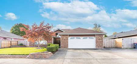 117 Justin Ct Central Point, OR 97502