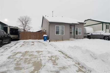 142 Leigh Crescent Fort Mcmurray, AB T9K 1
