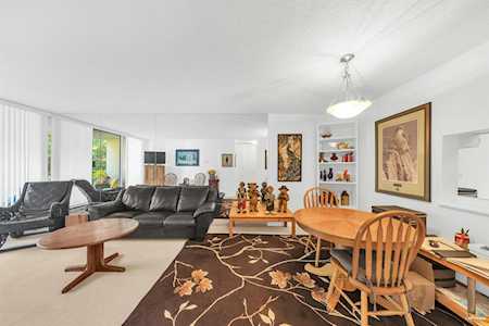 2024 Fullerton Avenue #405 North Vancouver, BC V7P 3G4