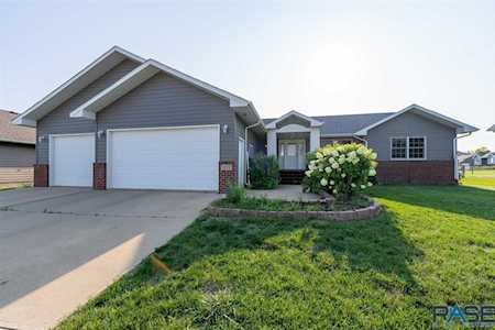 505 Emmett Trl Harrisburg, SD 57032