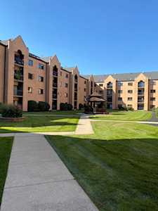 7420 W Lawrence Ave #406 Harwood Heights, IL 60706