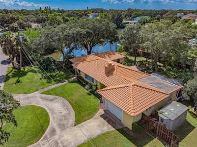 301 S Shore Crest Dr Tampa, FL 33609