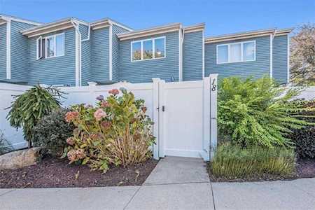 50 South Bay Dr #18 Narragansett, RI 02882