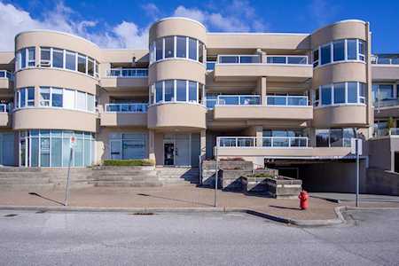 2455 Bellevue Avenue #101 West Vancouver, BC V7V 1E1
