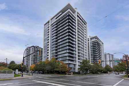 1320 Chesterfield Avenue #1008 North Vancouver, BC V7M 0A6