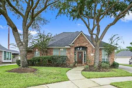 5615 Barton Falls Houston, TX 77041
