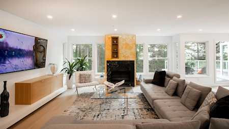 2425 Edgemont Boulevard #11 North Vancouver, BC V7P 2L2