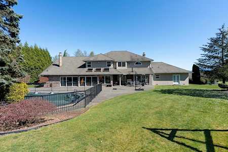 10156 174 Street Surrey, BC V4N 4K3