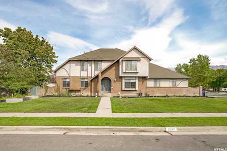 8747 S Glider Ln Sandy, UT 84093