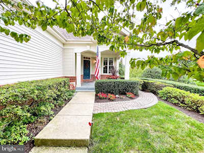 6920 Netherstone Ct Gainesville, VA 20155