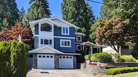 592 W St. James Road North Vancouver, BC V7N 2P7