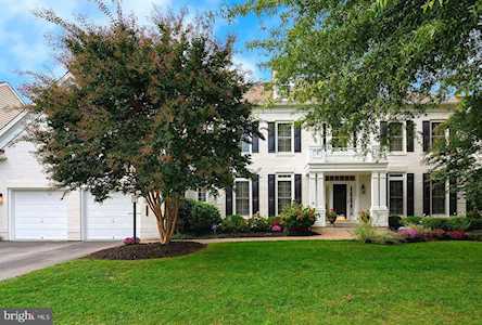 8758 Bitterroot Ct Lorton, VA 22079