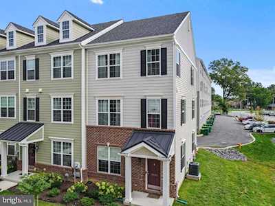 3585 Naamans Dr Claymont, DE 19703