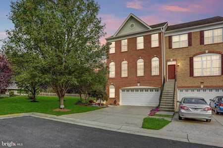 25298 Mcintyre Square Chantilly, VA 20152