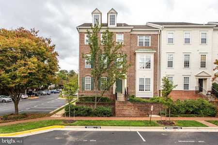 8846 Ashgrove House #202 Vienna, VA 22182