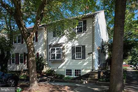 6900 Hamilton Ct Lorton, VA 22079