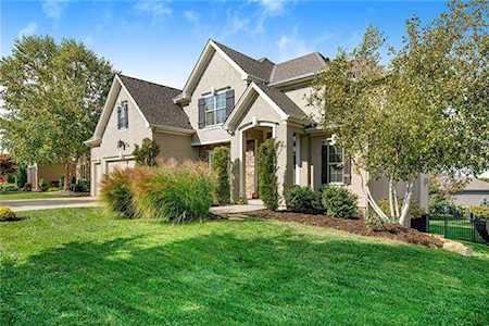 9808 Redbird St Lenexa, KS 66227