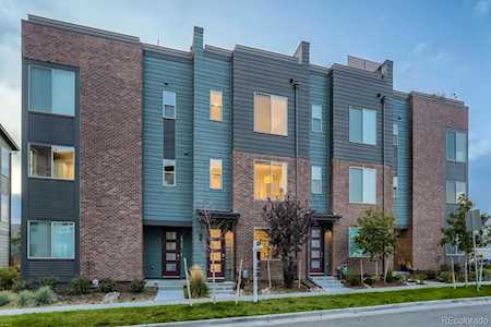 2575 Newark Ct Aurora, CO 80010