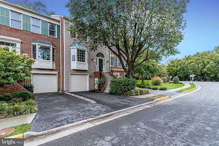 2011 Gervais Dr Falls Church, VA 22043