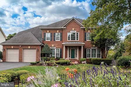 7002 Highland Meadows Ct Alexandria, VA 22315