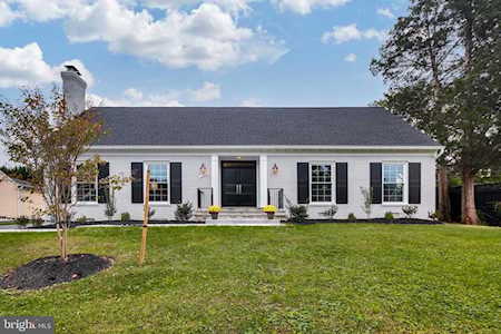 11005 Luxmanor Rd North Bethesda, MD 20852