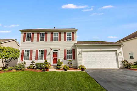 2719 Moraine Valley Rd Wauconda, IL 60084