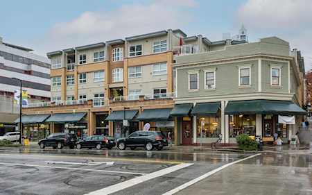 108 W Esplanade Avenue #411 North Vancouver, BC V7M 1A2