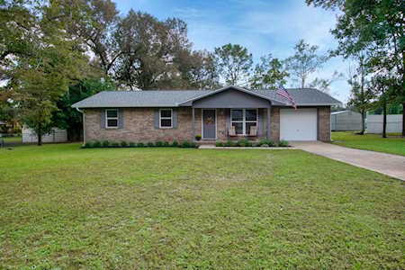 122 Hillwood Drive Crestview, FL 32539