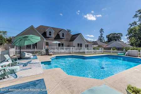 2215 Old Mill Rd Spring Lake Heights, NJ 07762
