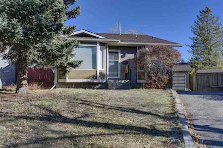 256 Deersaxon Circle SE Calgary, AB T2J 6R5
