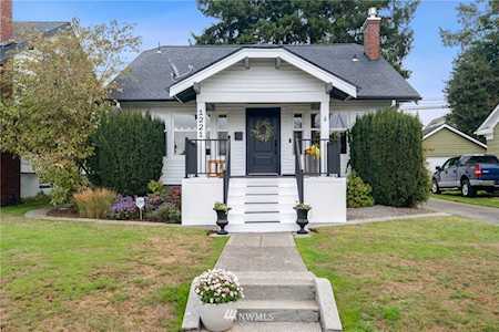 1221 S Ridgewood Ave Tacoma, WA 98405