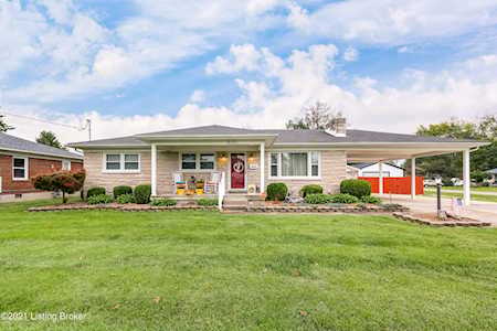 6131 Arlone Ct Louisville, KY 40216