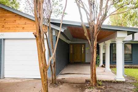 10605 Parkfield DR Austin, TX 78758