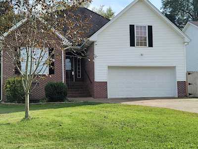 233 Green Hills Dr Springfield, TN 37172