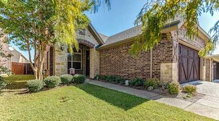 321 Eastland Drive Lewisville, TX 75056