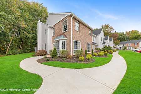 86 Foxwood Place Morganville, NJ 07751