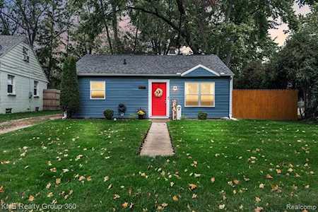616 Loa St Lansing, MI 48910