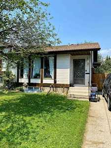 3 Ranchero Green NW Calgary, AB T3G 1C5